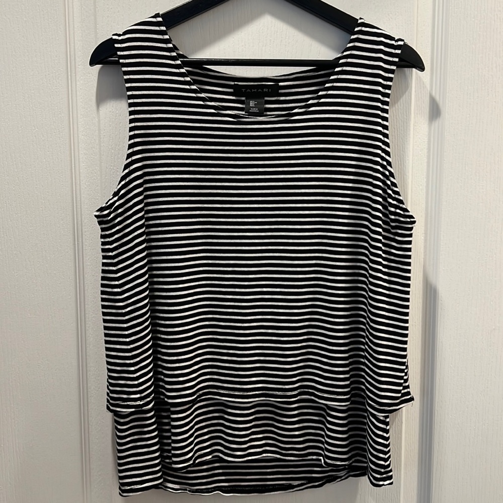 Tahari | Women’s | Large | Tiered Top